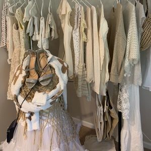 Make me an offer :)so many articles to post :) happy poshing ♥️♥️♥️